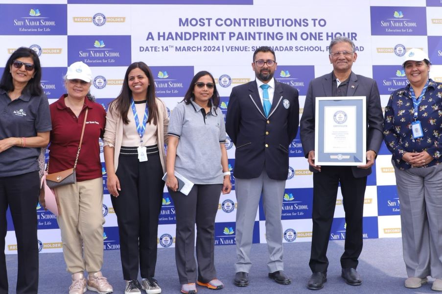 Shiv Nadar School Sets World Record For Most Contributions To Handprint Painting In One Hour With The Aim To Promote Water Conservation